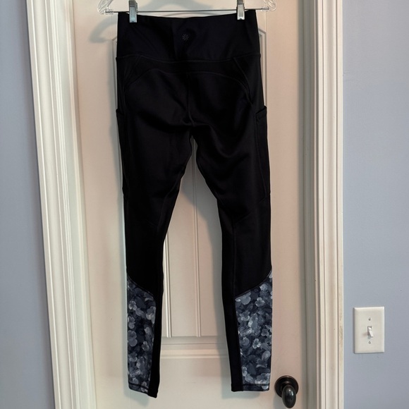 Athleta Small Frost High Traverse Floral Ankle Leggings - Picture 4 of 9